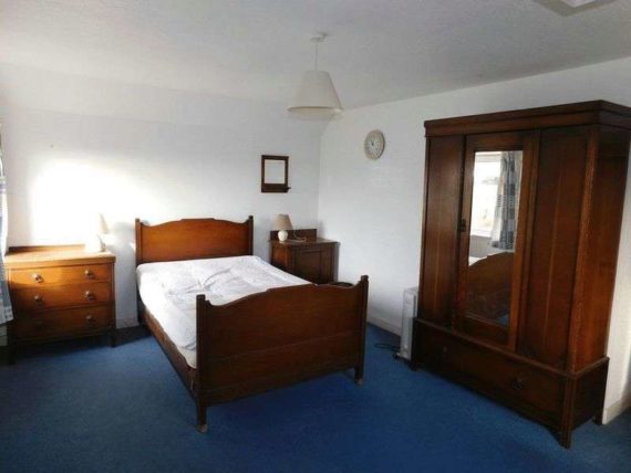 1 bedroom Property t...